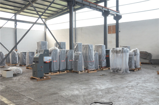 萬能材料試驗(yàn)機(jī)成品組裝完成(圖1) 萬能材料試驗(yàn)機(jī)成品